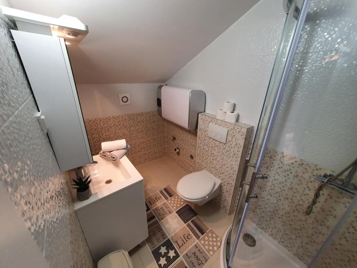 Apartaments Ukic プラビッチ・シェプリネ エクステリア 写真