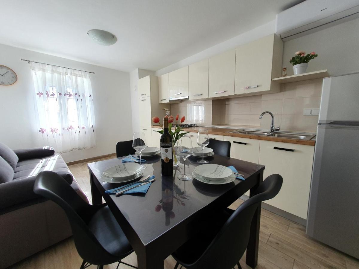 Apartaments Ukic プラビッチ・シェプリネ エクステリア 写真